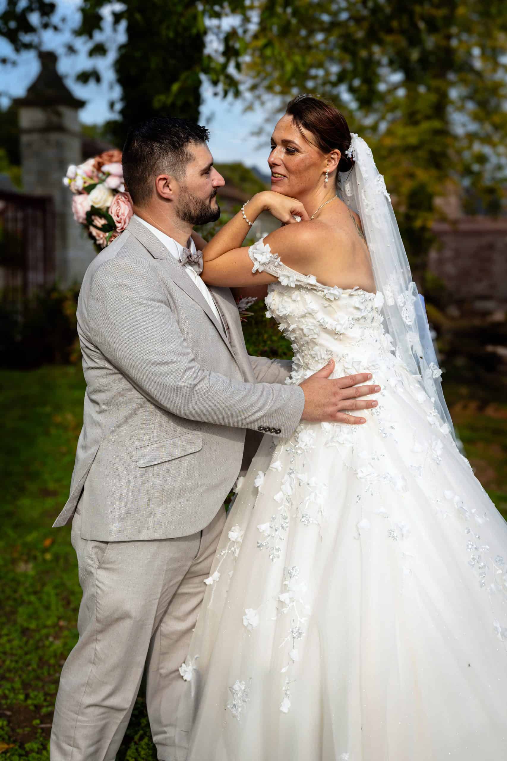 Photographe mariage Somme – instant spontané en voiture