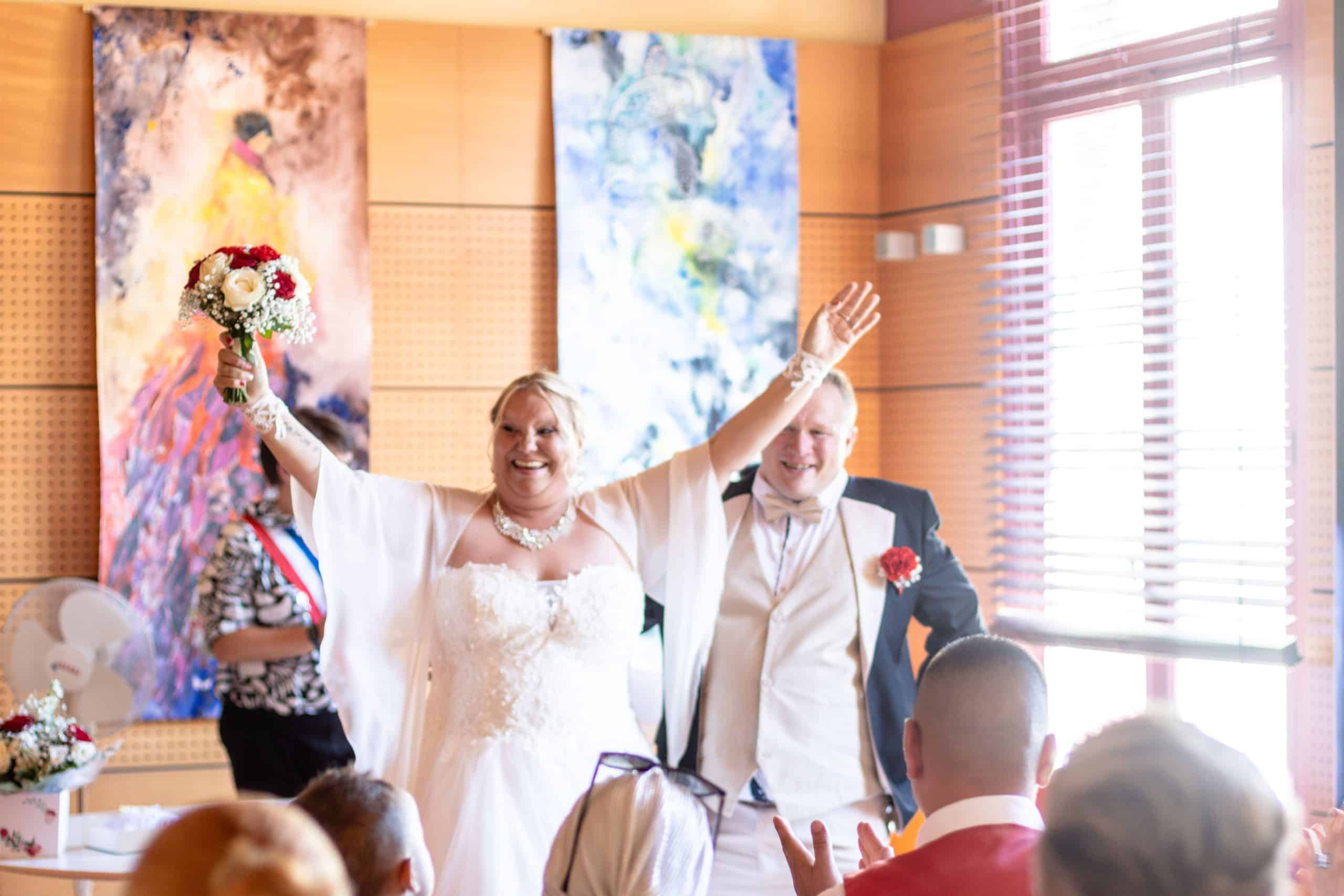 sortie mairie mariage bonheur couple