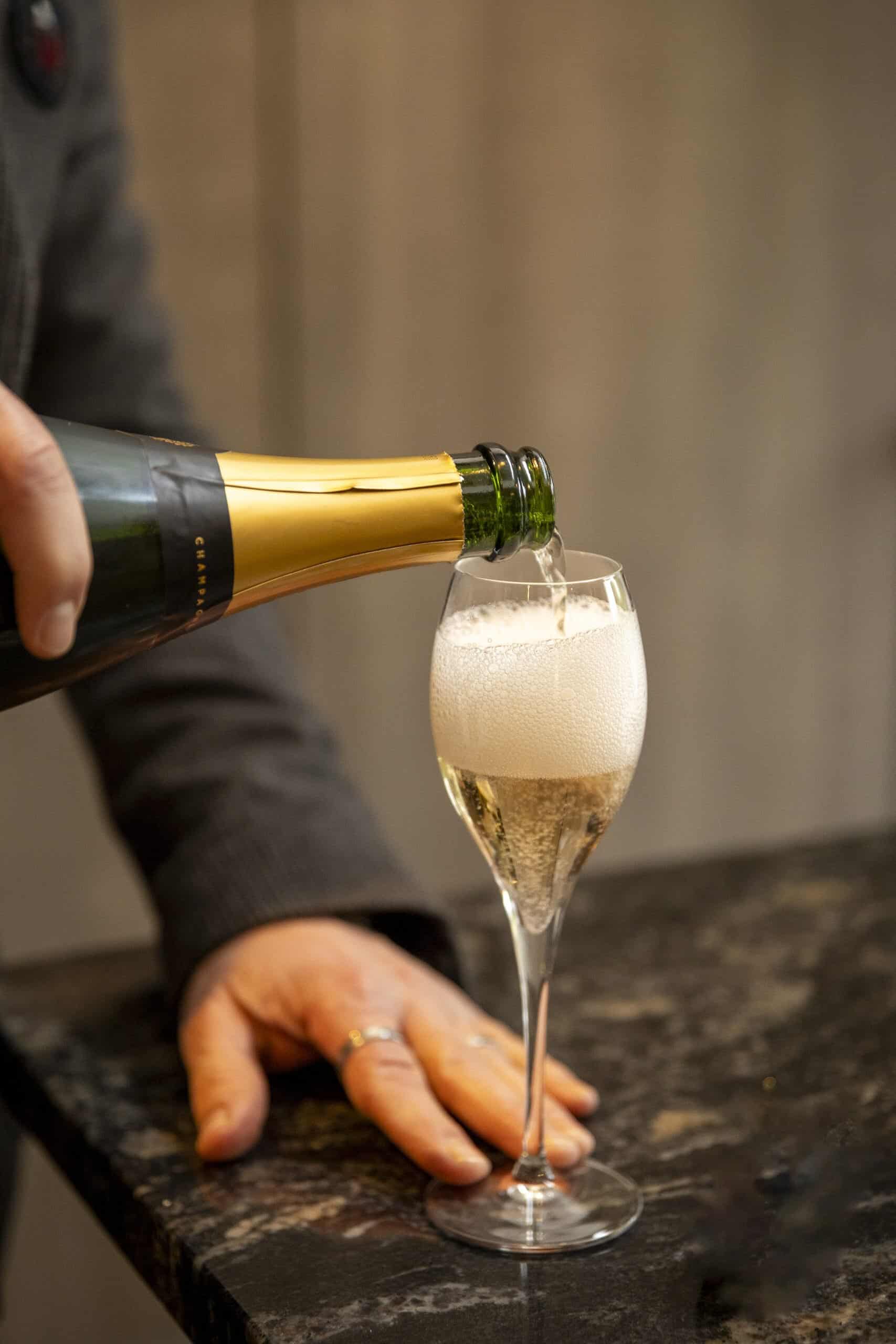 photographe mariage Amiens moment champagne mariage émotion